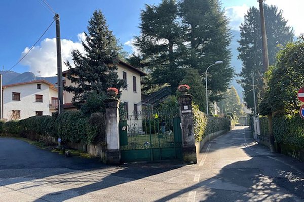 casa indipendente in vendita a Canzo