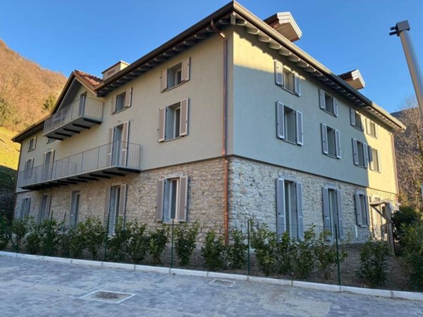 appartamento in vendita a Canzo