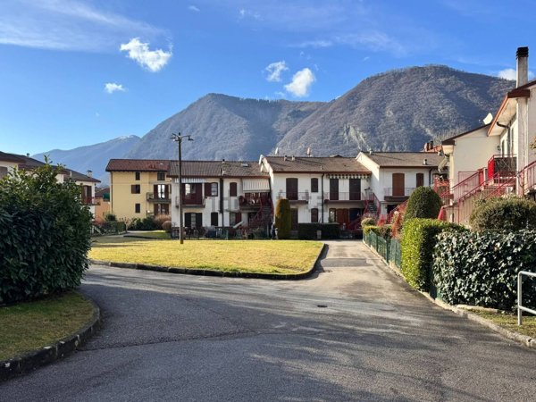 appartamento in vendita a Canzo