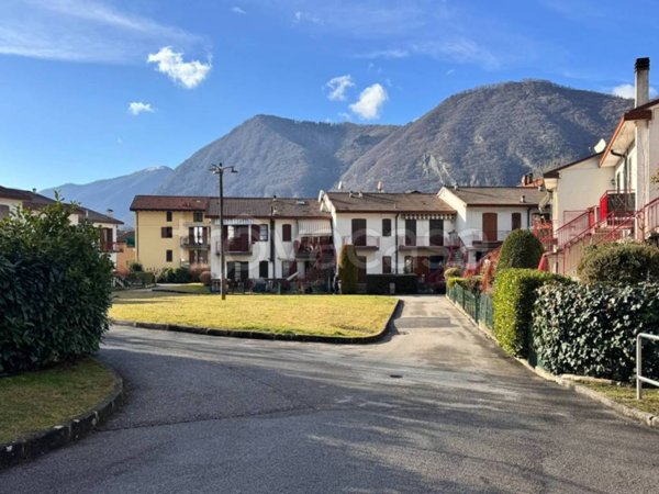 appartamento in vendita a Canzo