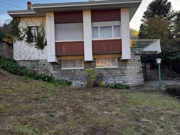 casa indipendente in vendita a Canzo