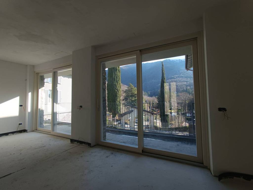 appartamento in vendita a Canzo