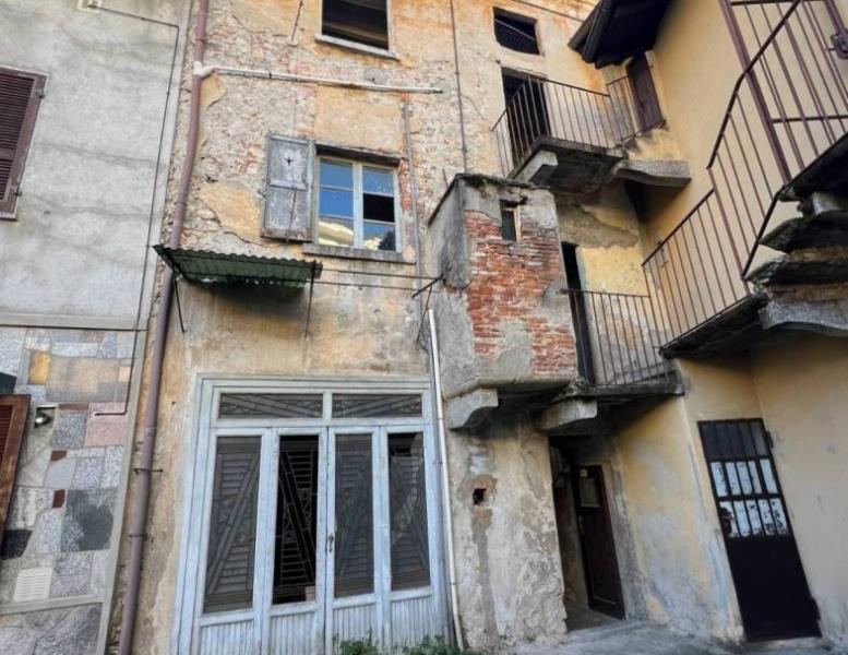 intera palazzina in vendita a Canzo