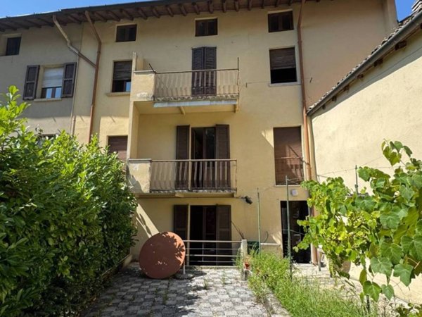 casa indipendente in vendita a Canzo