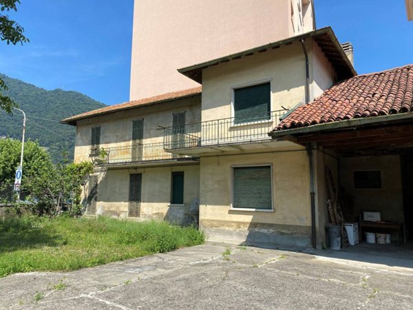 casa indipendente in vendita a Canzo