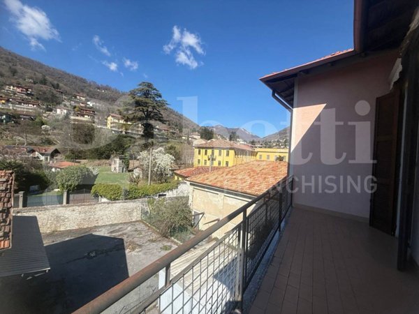 appartamento in vendita a Canzo