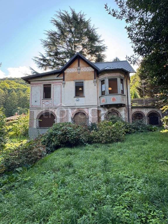 casa indipendente in vendita a Canzo