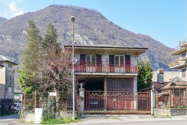 casa indipendente in vendita a Canzo