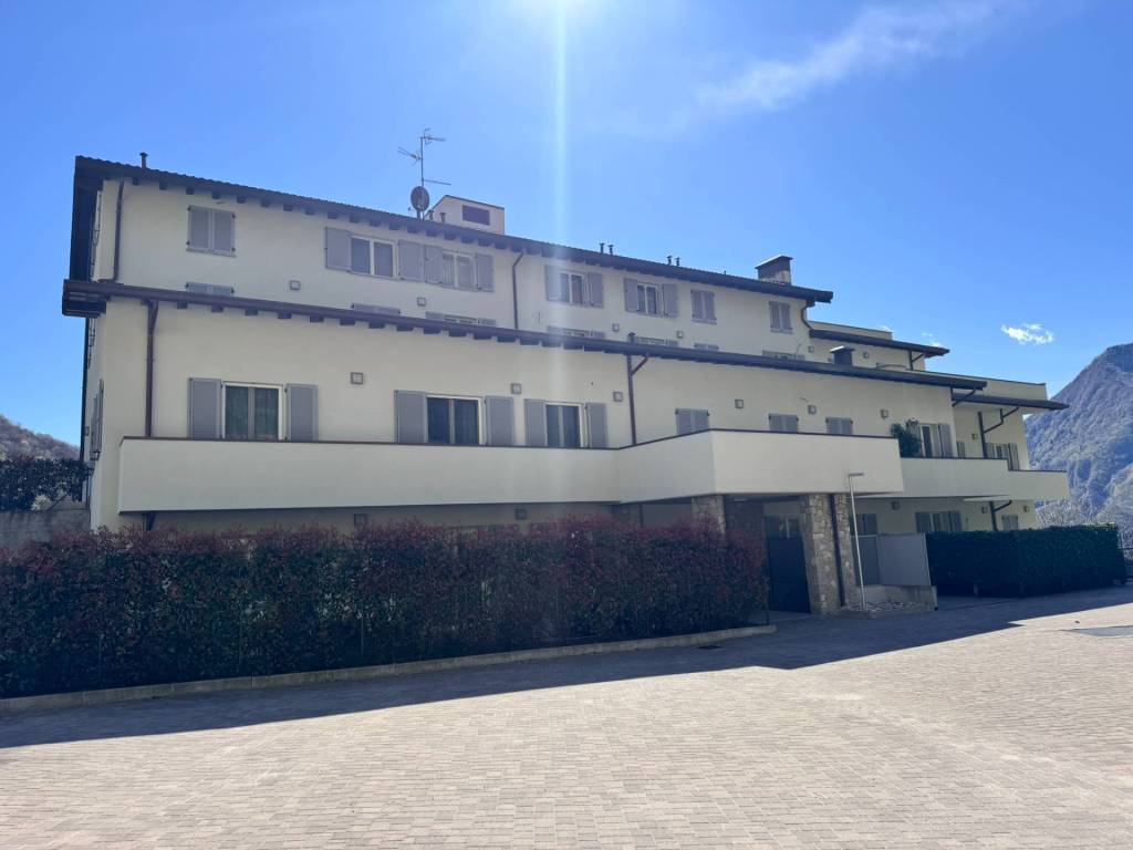 appartamento in vendita a Canzo