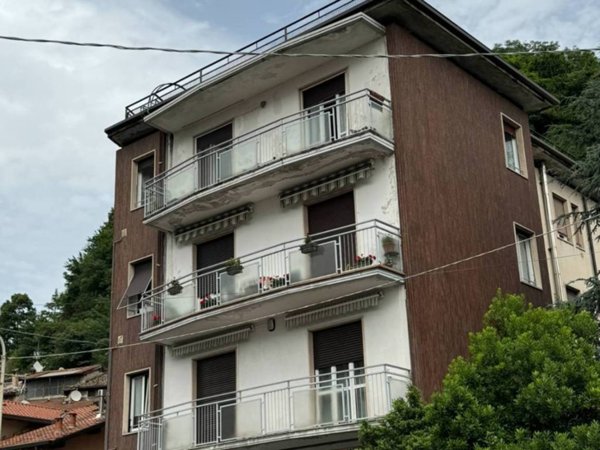 negozio in vendita a Canzo