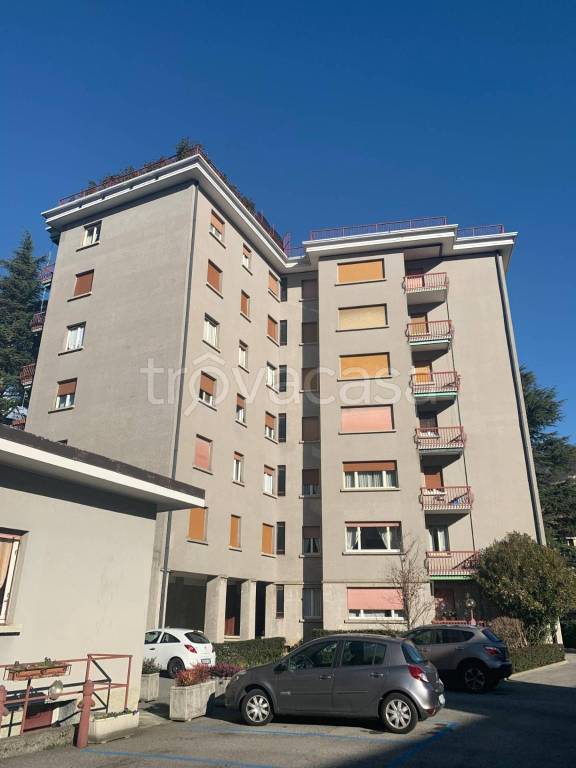 appartamento in vendita a Canzo