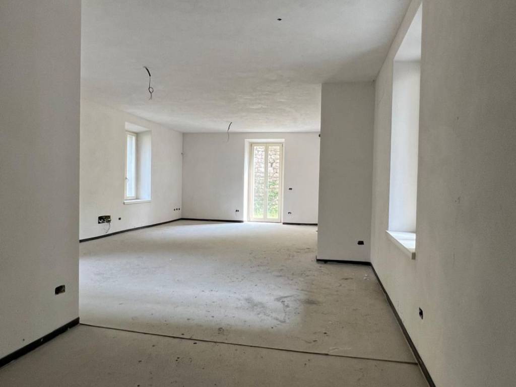 appartamento in vendita a Canzo