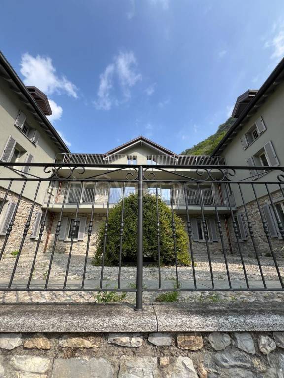 appartamento in vendita a Canzo