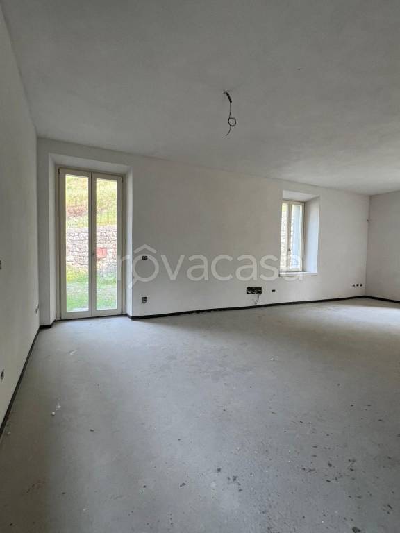 appartamento in vendita a Canzo