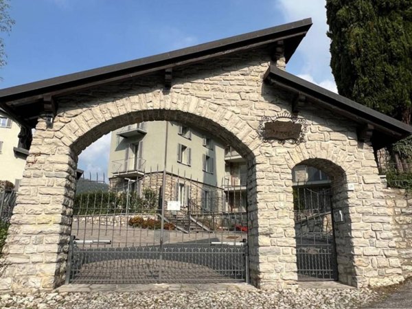 appartamento in vendita a Canzo