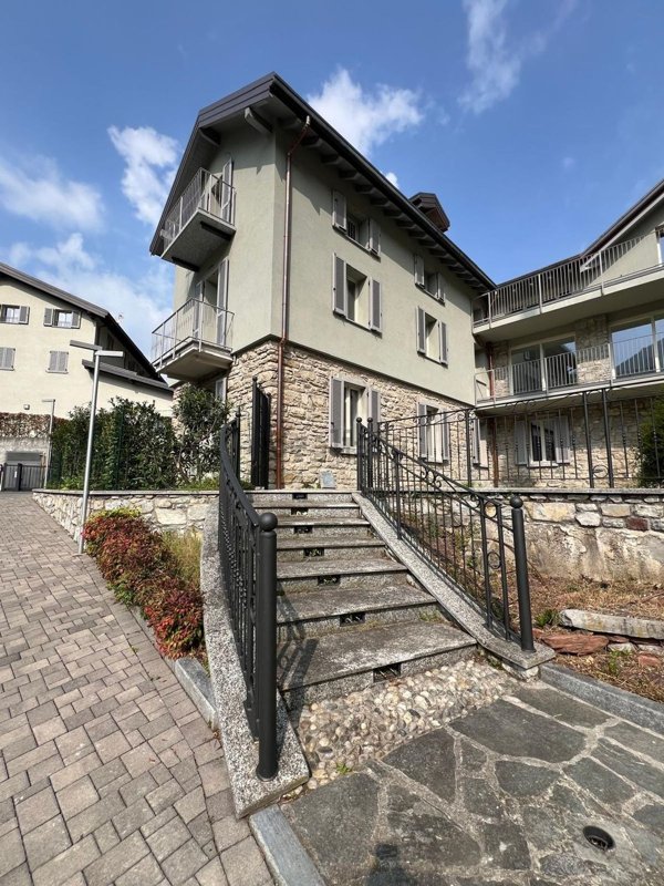 appartamento in vendita a Canzo