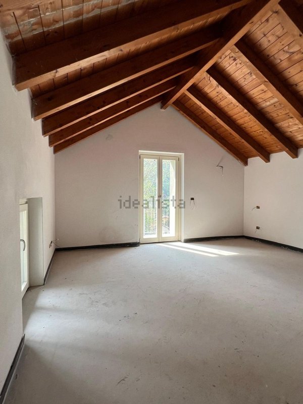 appartamento in vendita a Canzo