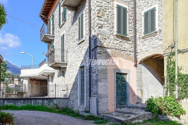 appartamento in vendita a Canzo
