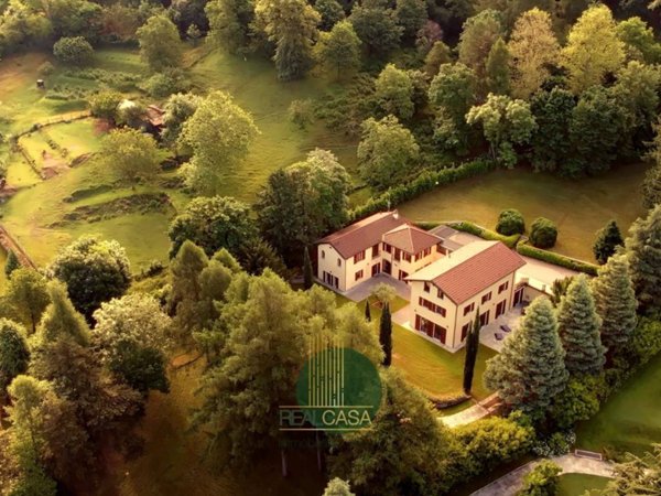 casa indipendente in vendita a Canzo