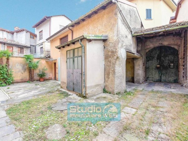 rudere in vendita a Canzo