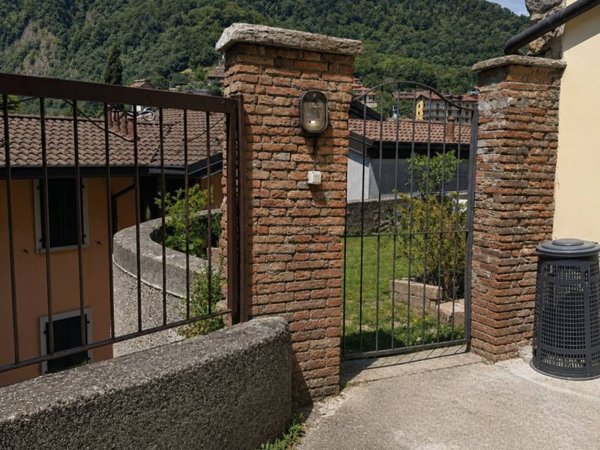 appartamento in vendita a Canzo
