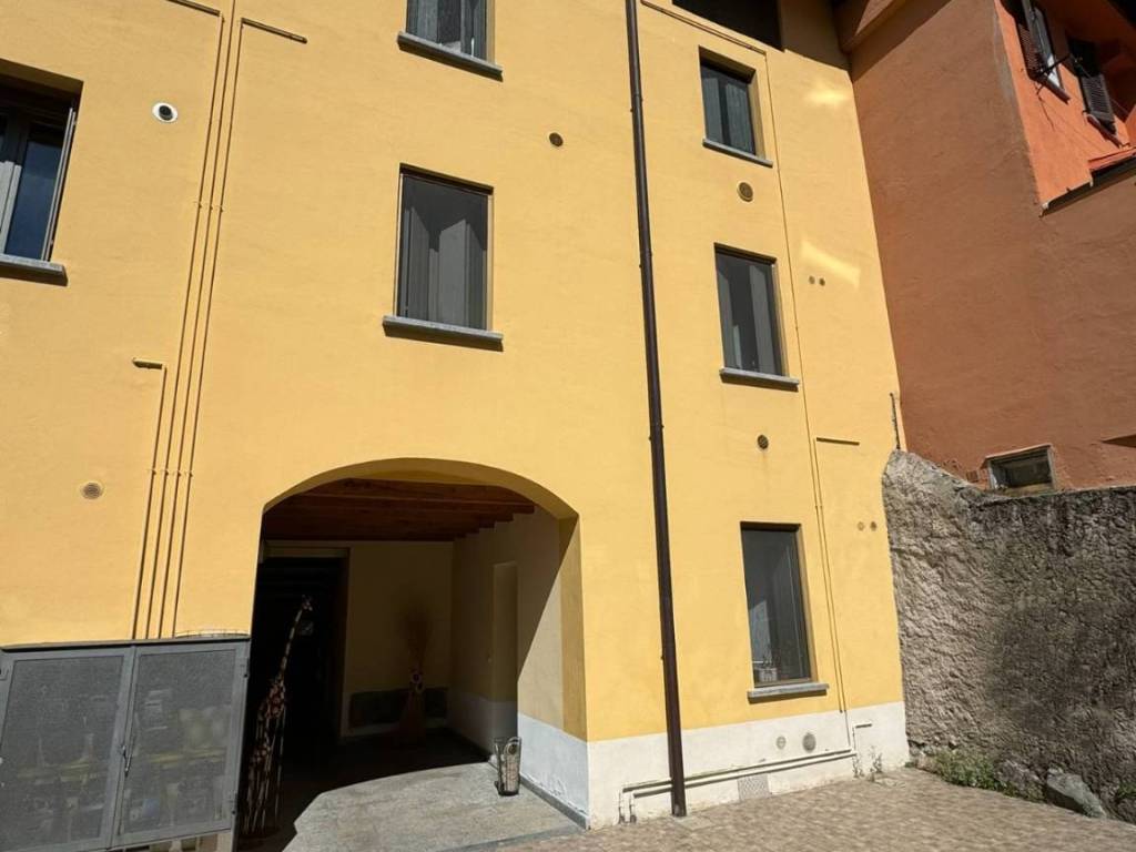 appartamento in vendita a Canzo