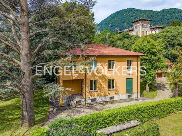 casa indipendente in vendita a Canzo