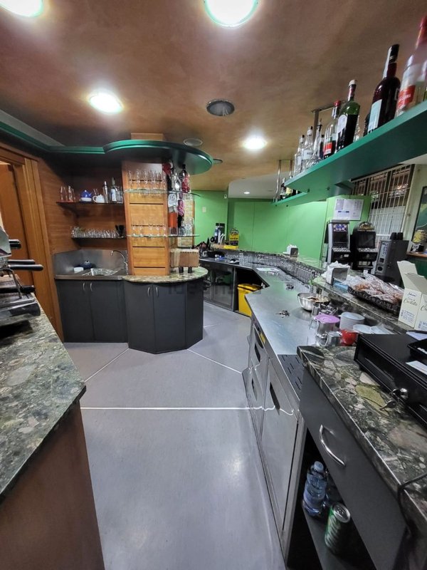 negozio in vendita a Canzo