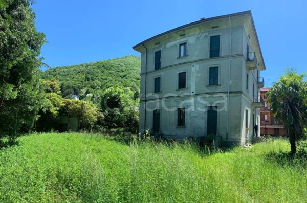 casa indipendente in vendita a Canzo