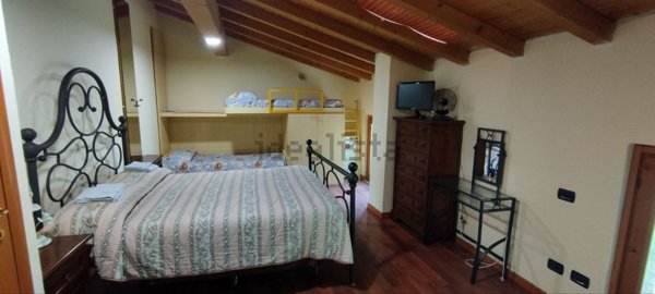 casa indipendente in vendita a Canzo