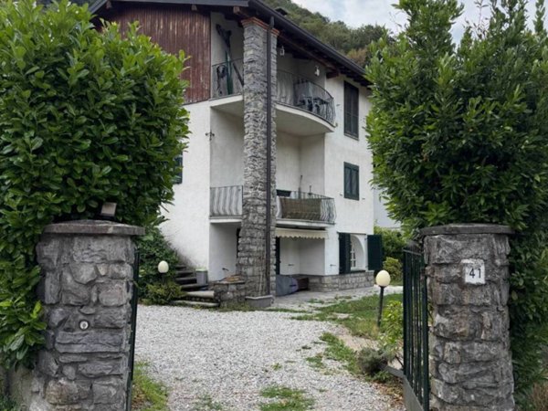 casa indipendente in vendita a Canzo