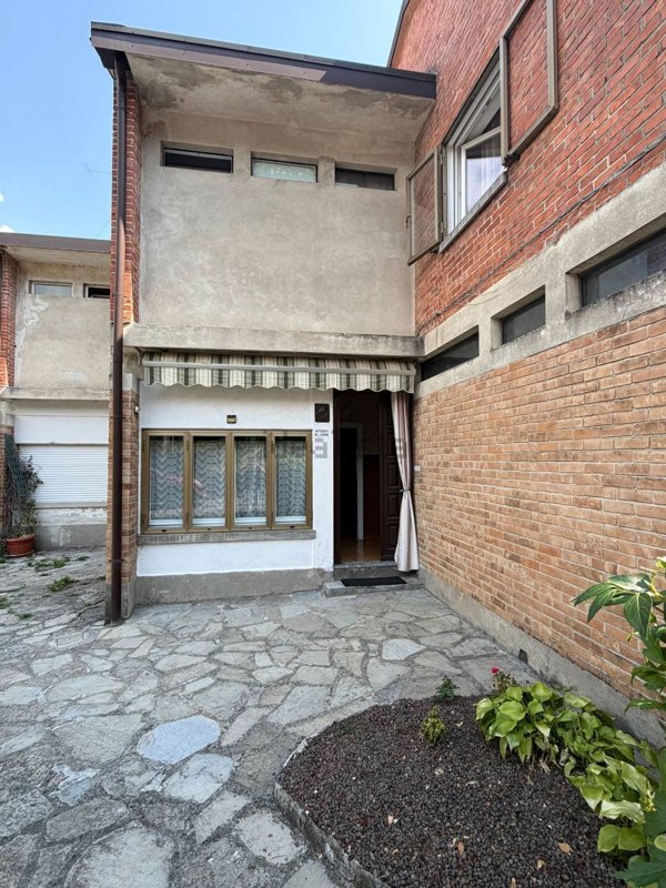 casa indipendente in vendita a Canzo
