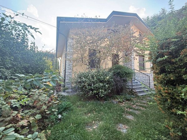 casa indipendente in vendita a Canzo