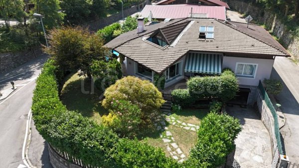 casa indipendente in vendita a Canzo