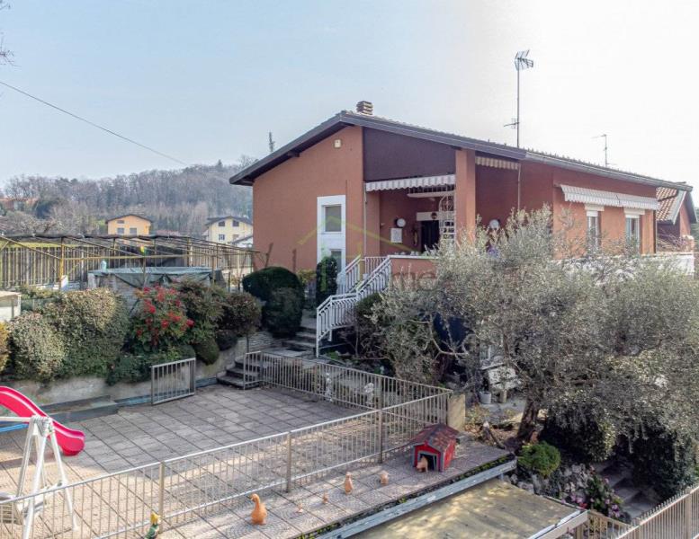 casa indipendente in vendita a Capiago Intimiano