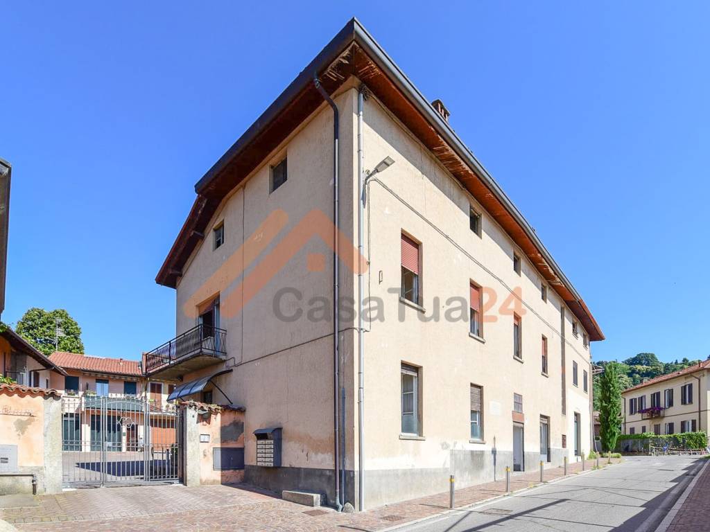 casa indipendente in vendita a Capiago Intimiano in zona Olmeda