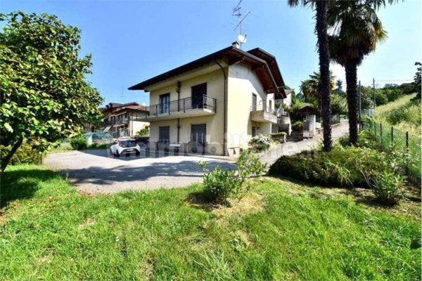 casa indipendente in vendita a Capiago Intimiano