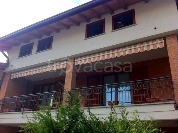 appartamento in vendita a Capiago Intimiano