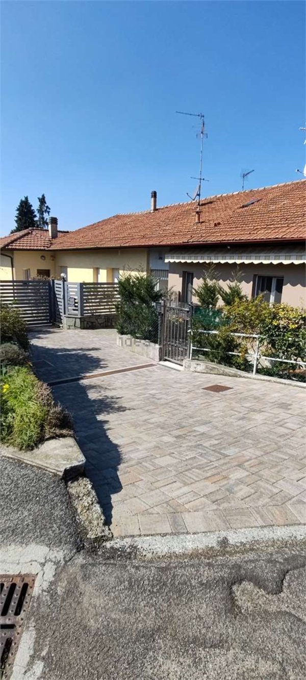 appartamento in vendita a Capiago Intimiano