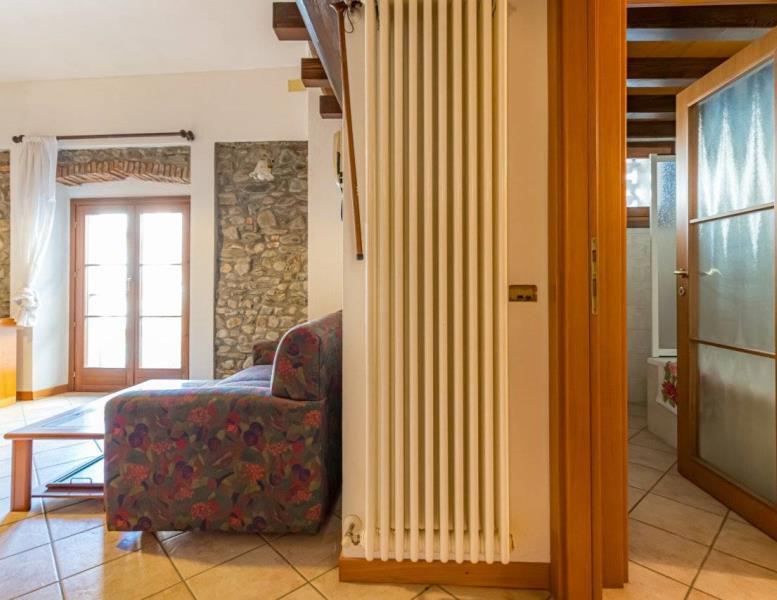 casa indipendente in vendita a Capiago Intimiano