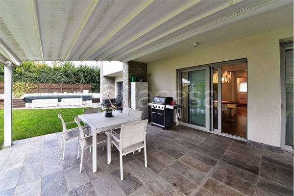 appartamento in vendita a Capiago Intimiano