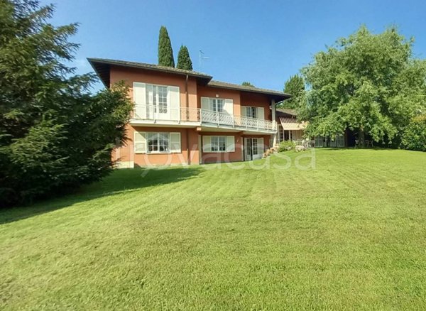 casa indipendente in vendita a Capiago Intimiano