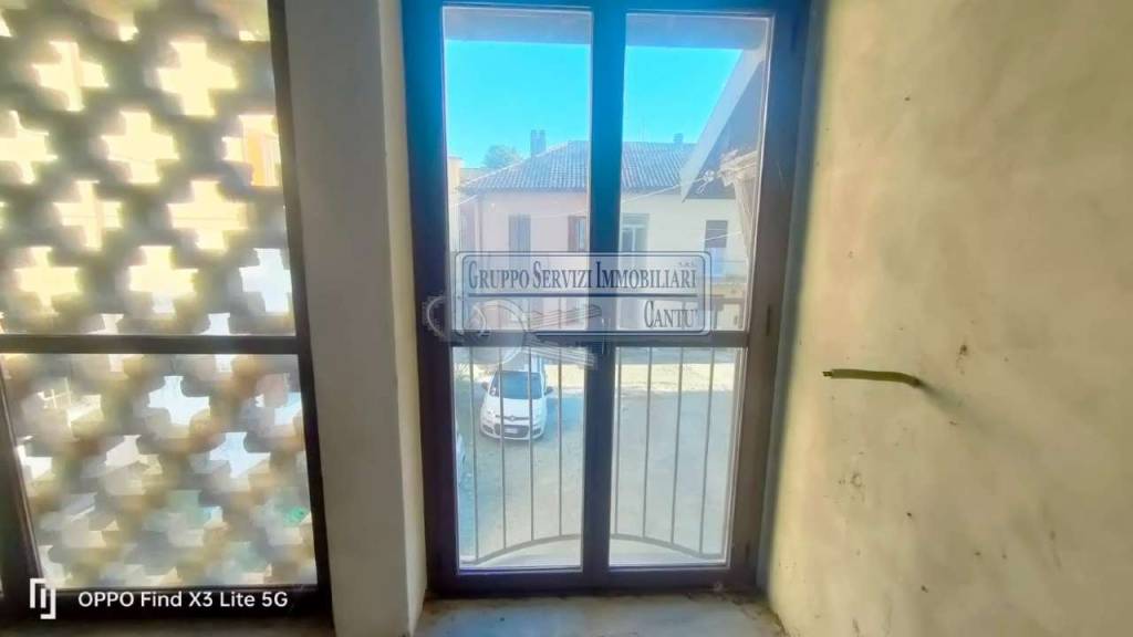 casa indipendente in vendita a Capiago Intimiano in zona Olmeda