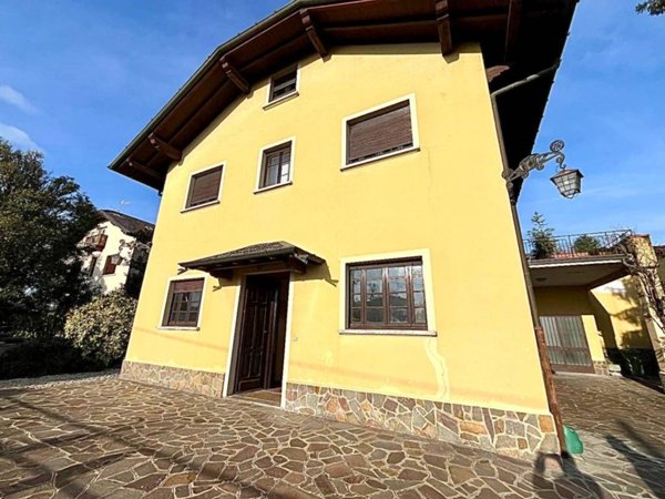 appartamento in vendita a Capiago Intimiano in zona Olmeda