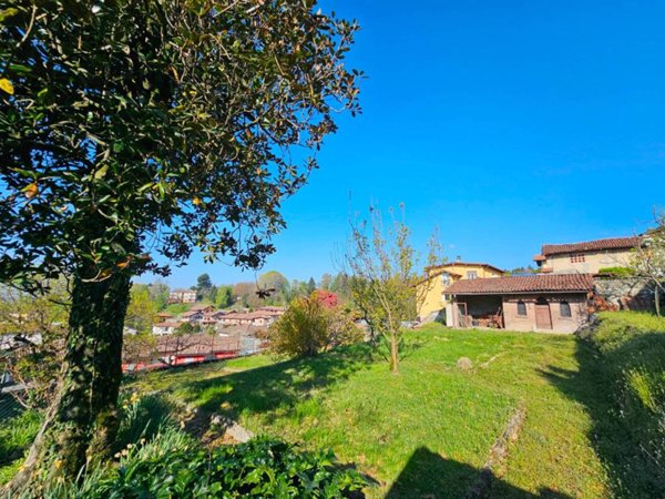 casa indipendente in vendita a Capiago Intimiano in zona Olmeda