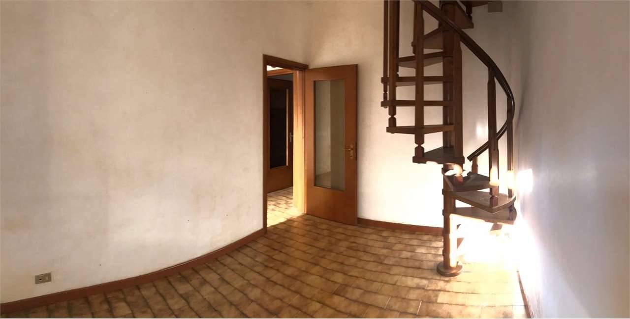 casa indipendente in vendita a Capiago Intimiano