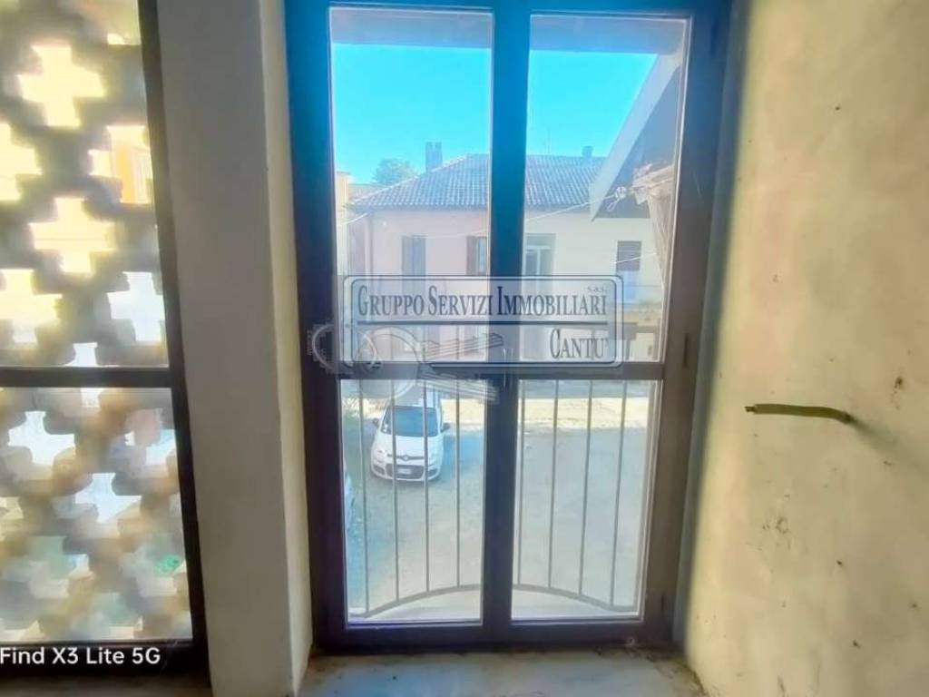 casa indipendente in vendita a Capiago Intimiano in zona Olmeda