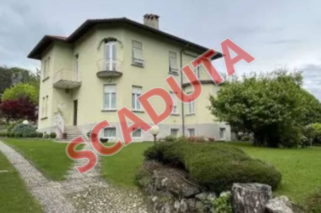 appartamento in vendita a Capiago Intimiano