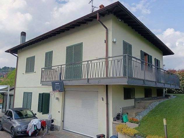 casa indipendente in vendita a Capiago Intimiano