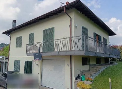 casa indipendente in vendita a Capiago Intimiano